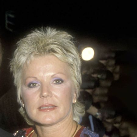 Dianne Holechek is an American actress gaining fame from her marriage.